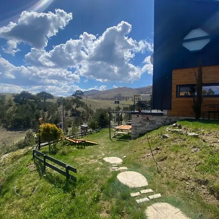 Semesterbostad Wild Nest Deer Lux