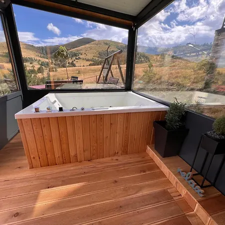 Semesterbostad Wild Nest Deer Lux *